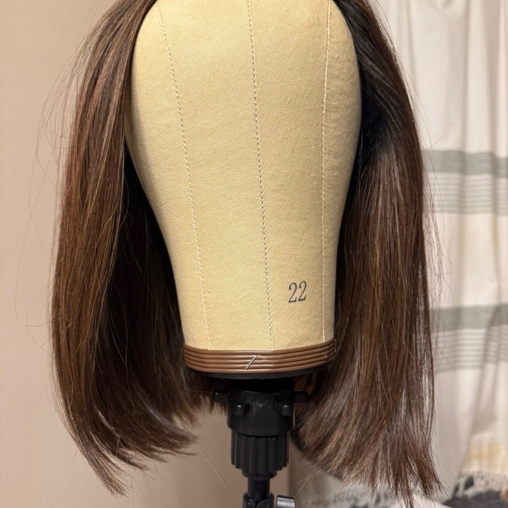 Belle Tress Alpha Blend Wig in chocolate with caramel